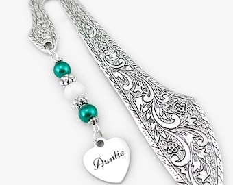 Auntie Bookmark: Custom Engraved Gift for Your Favorite Aunt