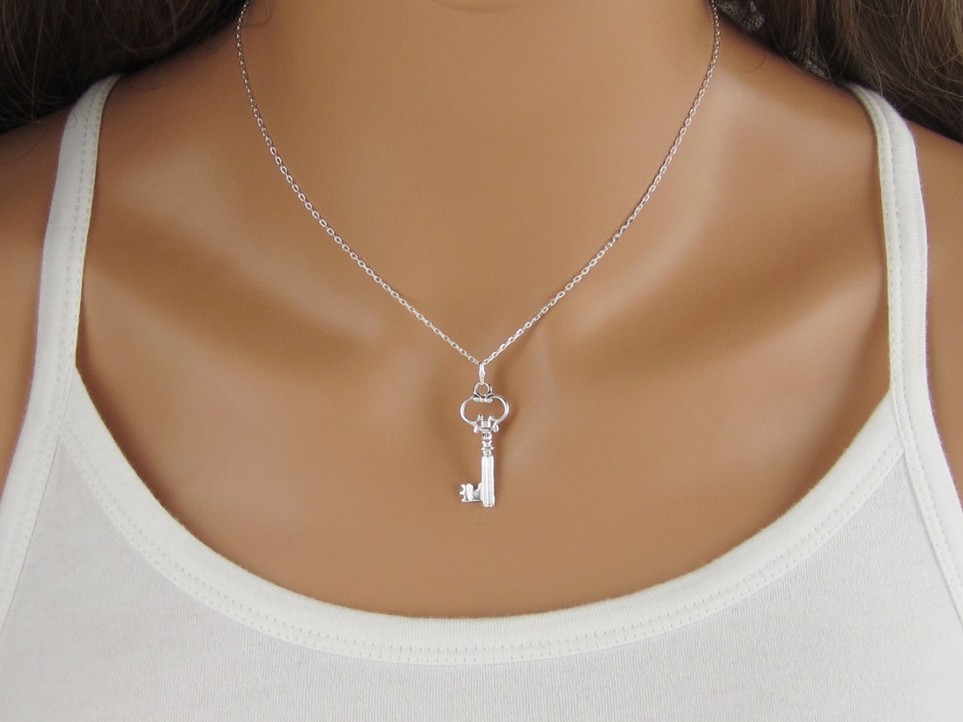 925 Sterling Silver Crystal Round Key Pendant Necklace For Women