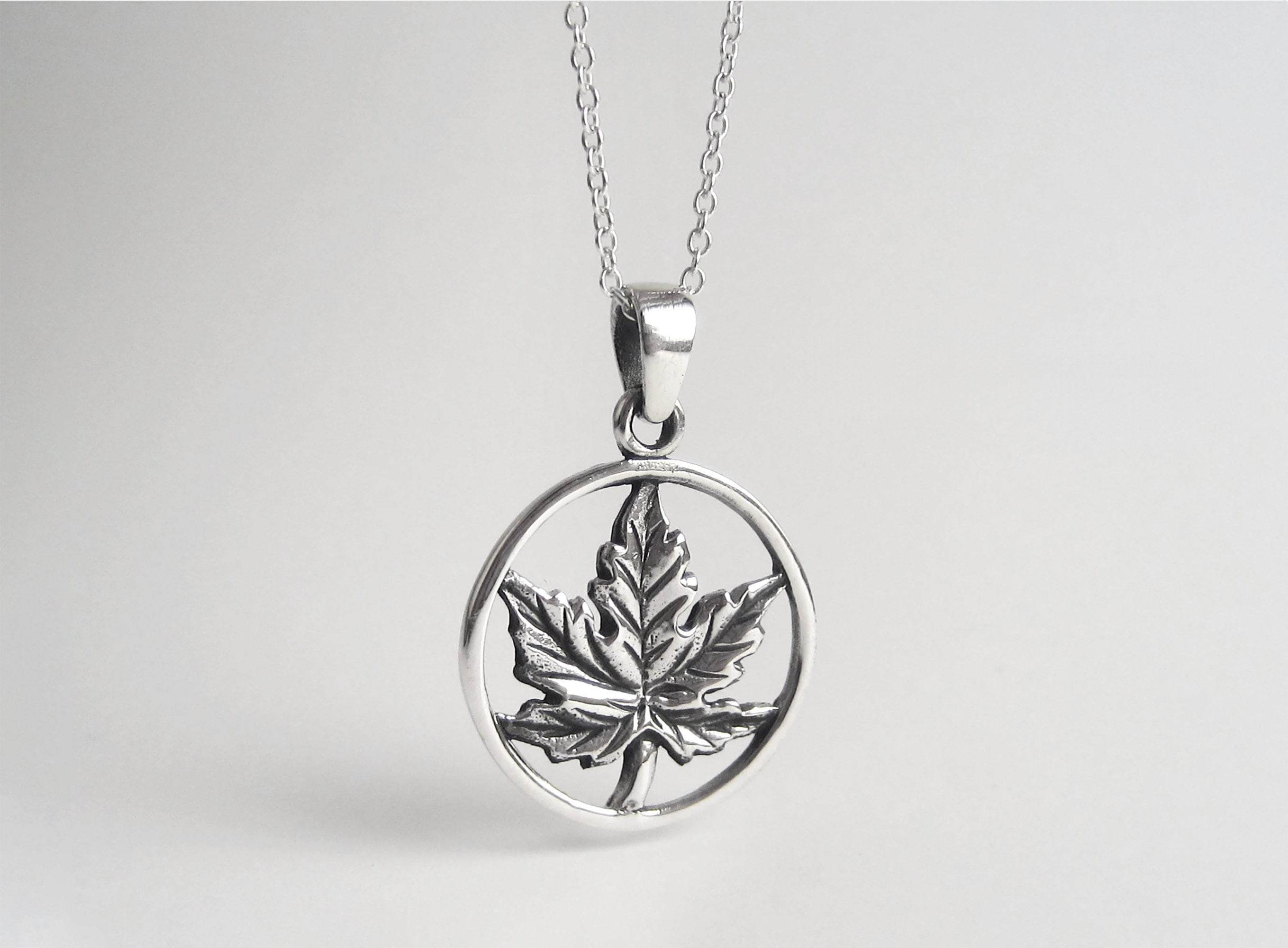 Maple Leaf Necklace 925 Sterling Silver Toronto Maple Leafs