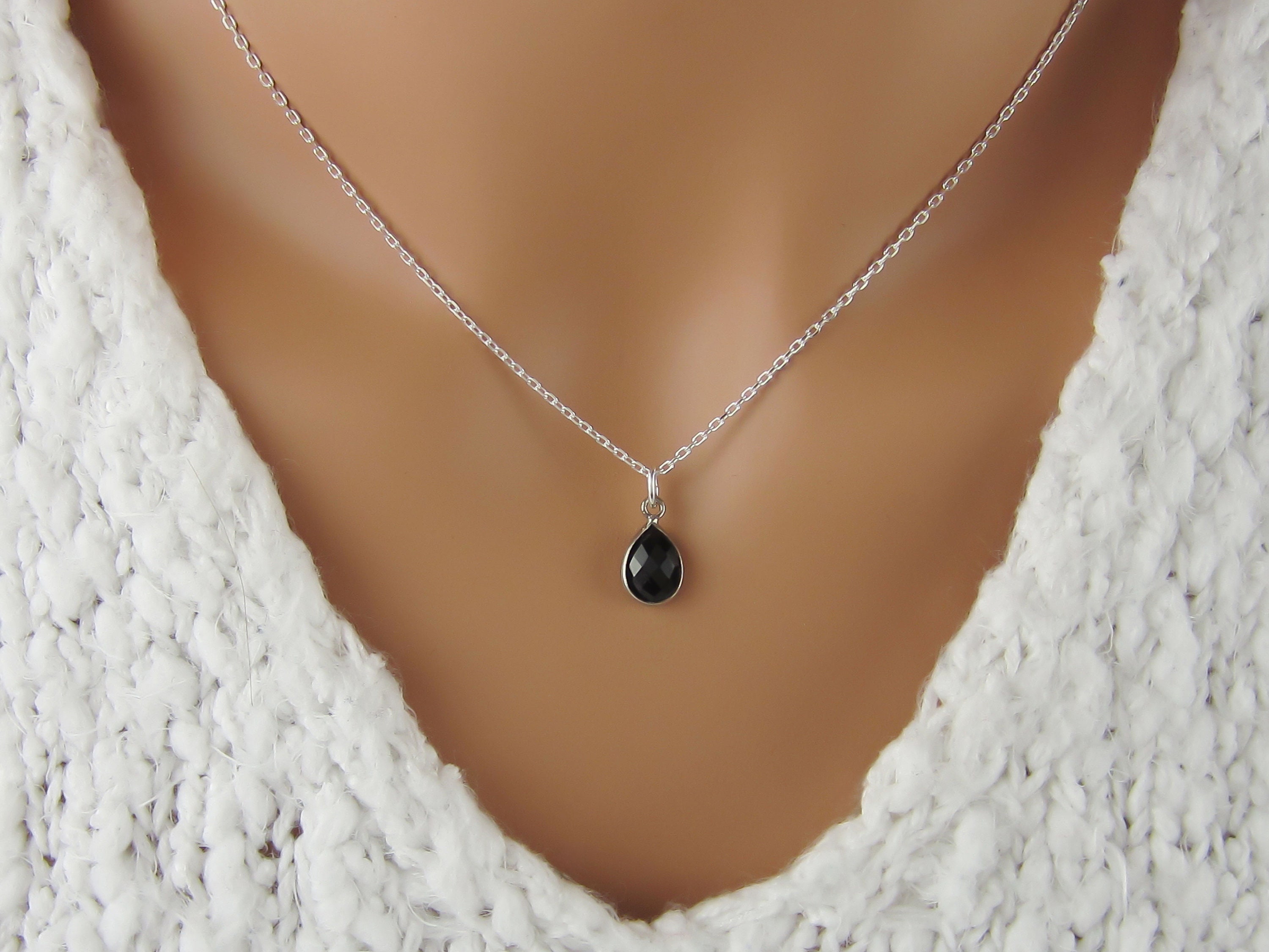 Black onyx teardrop necklace deals