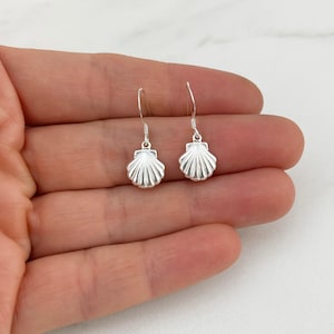 Seashell Earrings - 925 Sterling Silver Clam Shell Charm Earrings - Beach Jewelry - Silver Summer Earrings