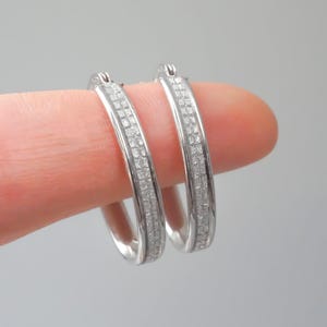 Glitzernde Cubic Zirkonia Sterling Silber Oval Creolen