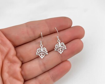 Canada Maple Leaf Earrings in 925 Sterling Silver - Canadian Earrings - Maple Leaf Jewelry