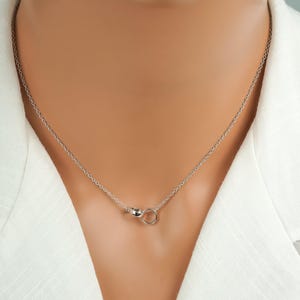 Ineinandergreifende Kreise Halskette - 925 Sterling Silber Zirkonia Schmuck - Kleine Halskette mit verbundenen Ringen - Zierliche Doppelkreise Halskette