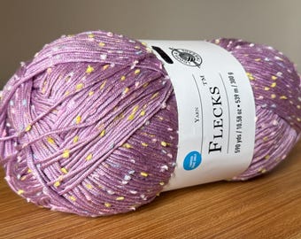 Flecks Yarn by Loops and Threads - Fils pour le tricot, le crochet, le tissage et les travaux manuels. ORCHIDÉE.  590 verges/ 539 m, 10,58 oz/ 300 g