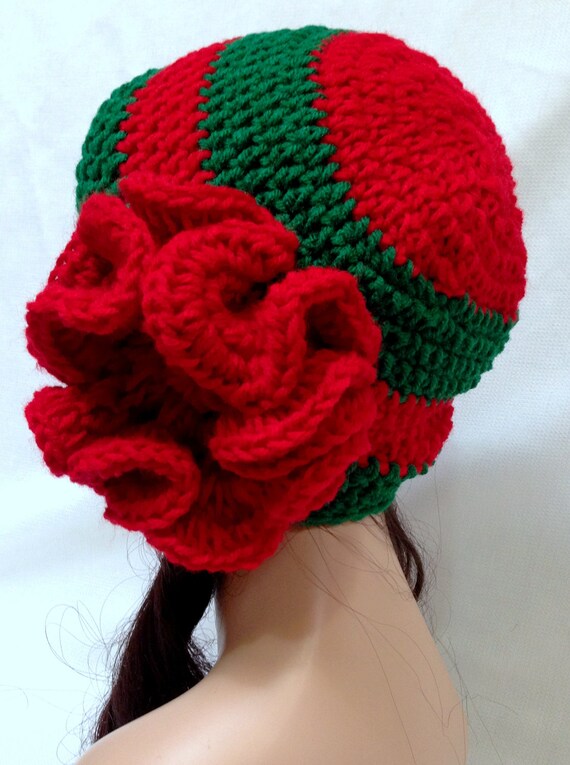 Crochet Christmas Flower Hat: Red & Green Acrylic Holiday  display picture 1