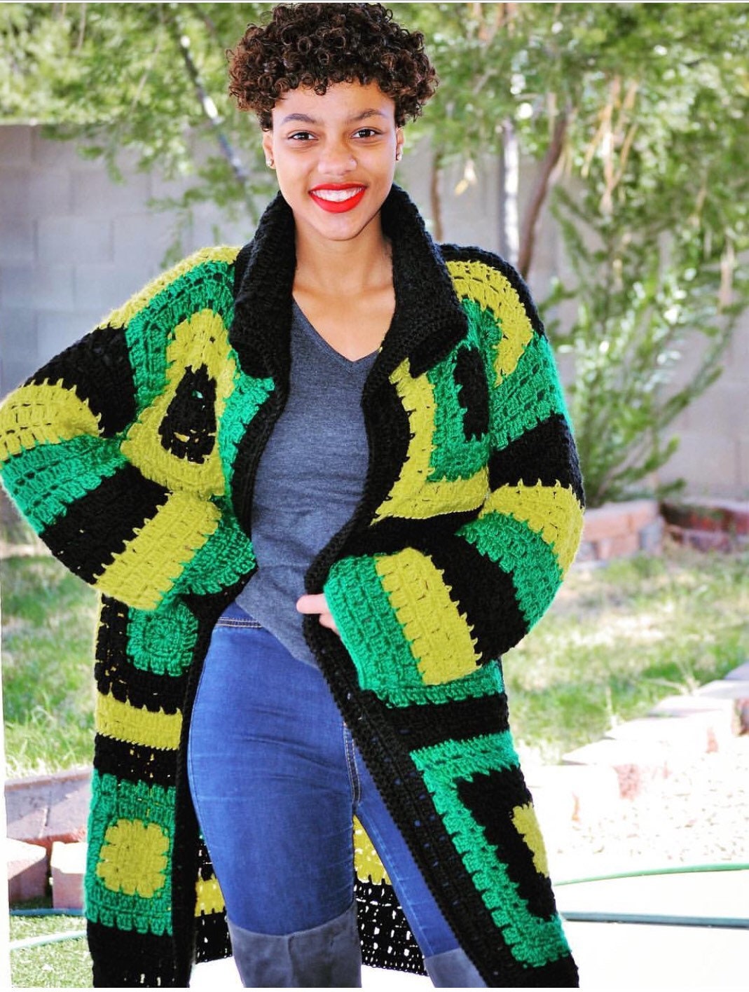 OMMO クロップドカーディガン ブラック・グリーン・イエロー OMMO クロップドカーディガン ブラック・グリーン・イエロー OMMO