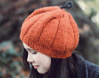 Knitting pattern - MISS PUMPKIN Hat (Sizes: Toddler, Child, Adult) - Anglais