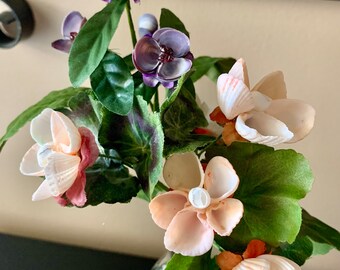 Flores de concha en jarrón de vidrio con vidrio marino genuino ~ Mi jardín es el océano