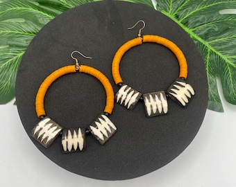 Joyería afrocéntrica - Aro de vinilo reciclado africano/ Pendientes afrocéntricos/ Pendientes africanos/ Pendientes étnicos/ pendientes de aro, aldaba de puerta