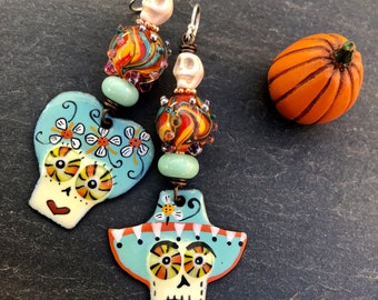 Calaveras Couple Earrings, Sugar Skull Earrings, Day of the Dead, Dia de las Muertas, Monster Mash, Halloween Earrings