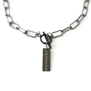 Engraved Bar Necklace, Gunmetal Paper Clip Chain, Toggle and Bar, Custom Vertical Name or Word, Personalized Gift, Black Oval PaperClip Link