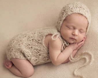 Completo tutina per neonato, completo in mohair per neonato, completo tutina in maglia, accessorio per servizi fotografici per neonati, set con cappellino in mohair, completo tutina in mohair beige con motivo botanico