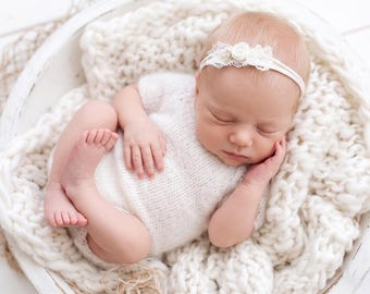 Newborn Knit Blanket, Baby Photography Prop, Chunky Blanket, Newborn Posing Blanket, Basket Stuffer, Chunky Knitted Blanket
