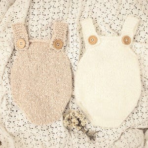 Newborn Outfit, Baby Girl Outfit, Knitted Newborn Outfit, Baby Shower Gift, Coming Home Outfit, Photography Prop, Speckled Knit Overalls