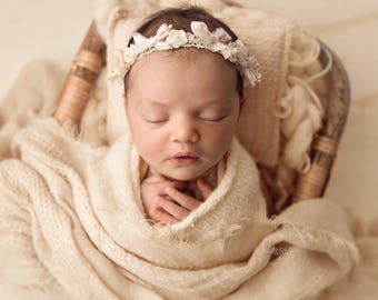 Newborn Woven Wrap, Baby Photography Wrap, Soft Newborn Swaddle, Basket Stuffer, Photo Prop, Fringed Woven Wrap Fawn