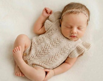 Ubranka dla noworodka, Ubranka dla dziewczynki, Dzianinowe ubranka dla noworodka, Prezent na baby shower, Ubranka na powrót do domu, Rekwizyty do fotografii, Jelonkowe kombinezony z dzianiny Georgie