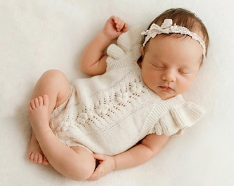 Conjunto para recién nacido, conjunto para niña, conjunto de punto para recién nacido, regalo para baby shower, conjunto para volver a casa, accesorio de fotografía, mono de punto blanco Flora