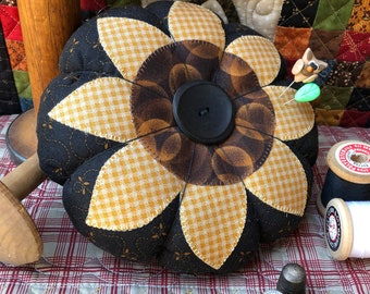 Suzie Sunflower Pincushion Pattern