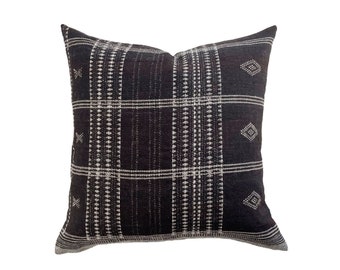 Handwoven Indian Wool Black and Off-White Tribal Pillow Cover // 22 x 22  No. 0240