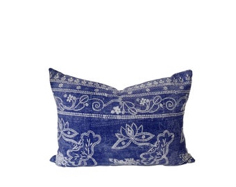 Chiangmai Blue and White Indigo Batik Tribal Lumbar Pillow Cover // 14 x 20  No. 0300