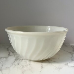 Vintage Fire King Bowl Ivory Swirl 8 Inch Diameter | 1950s 1960s Kitchenware Mixing Bowl | Milk Glass | Anchor Hocking