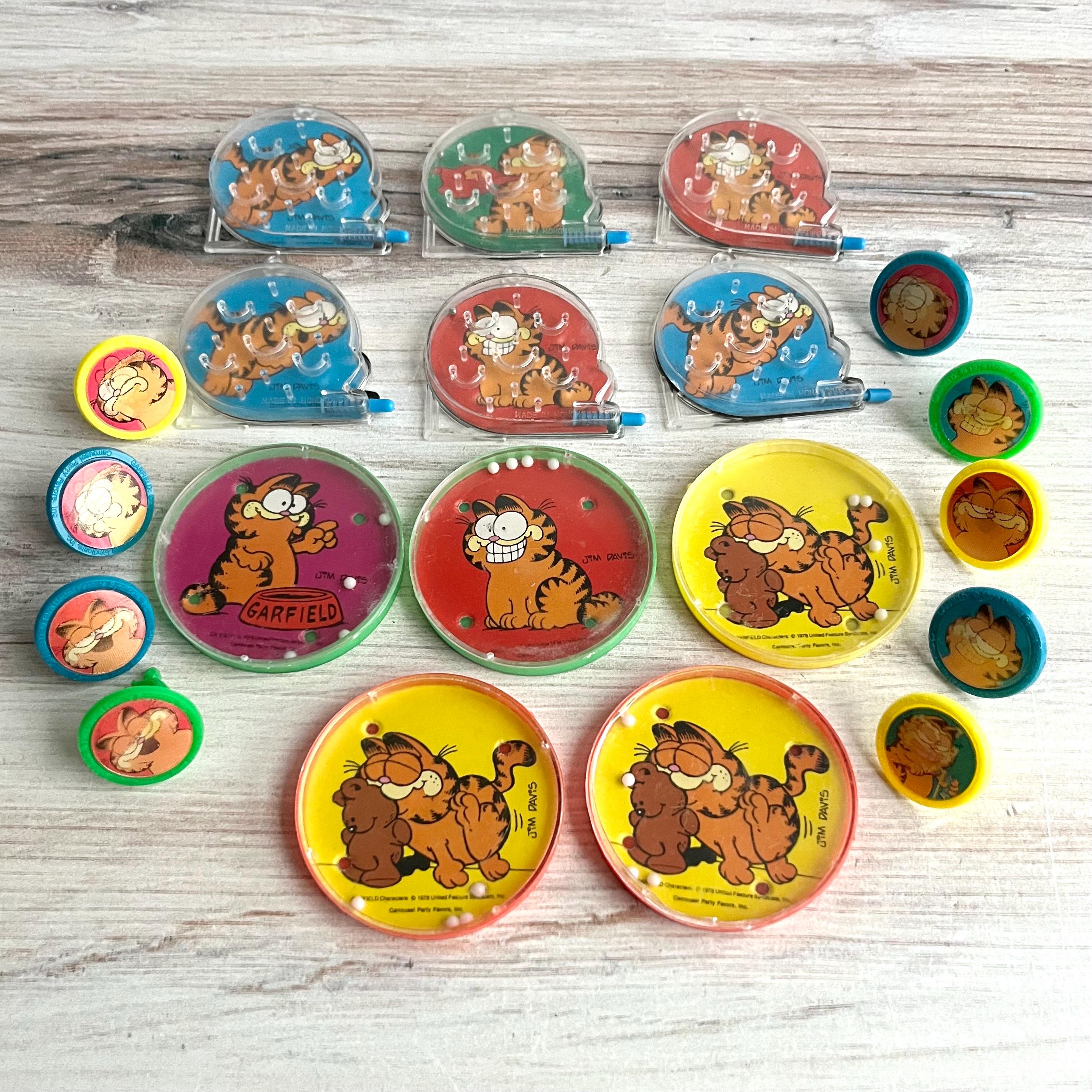 1970s Garfield Party Favor Lot Plastic Lenticular Flicker Rings