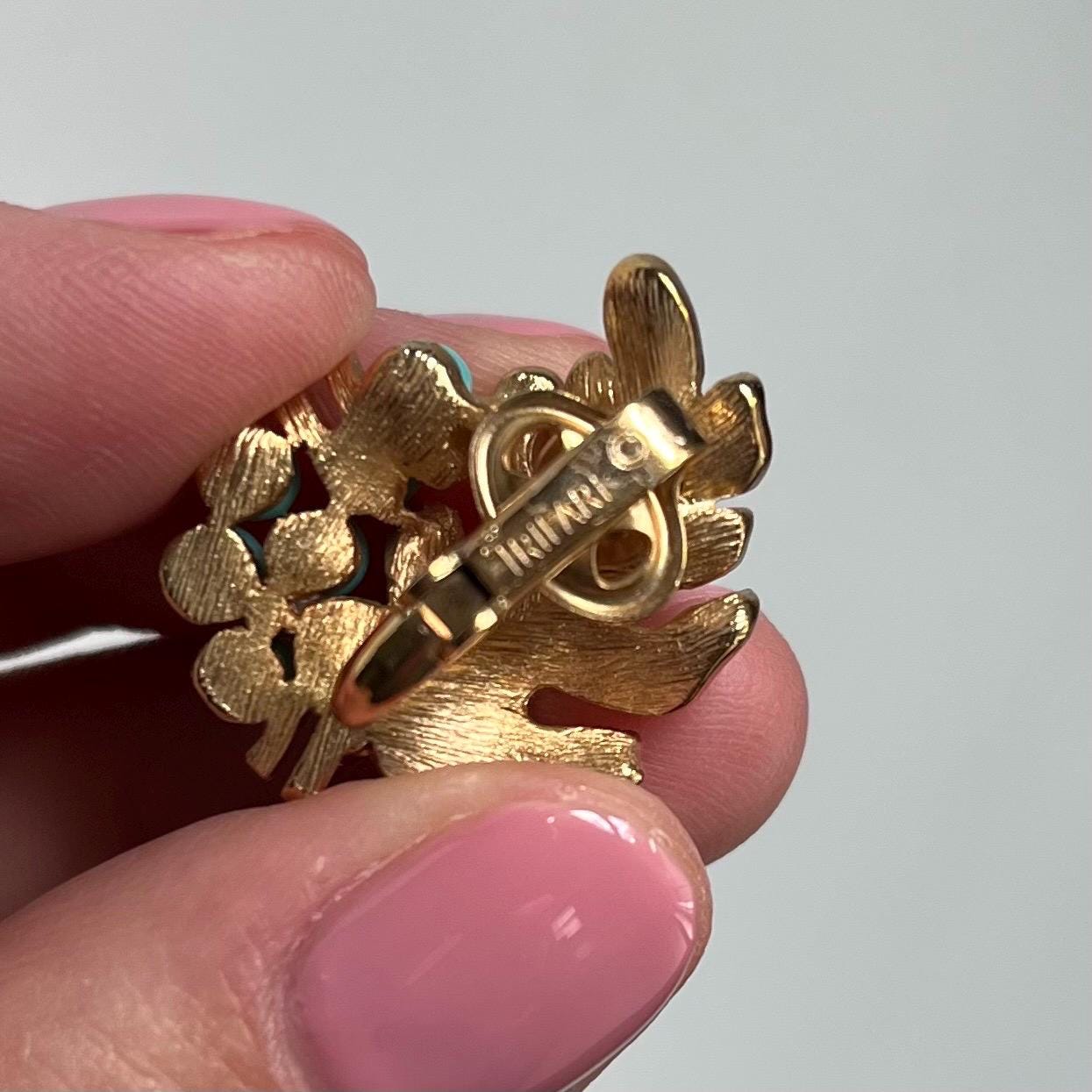 Vintage Crown Trifari Brooch and Earring Set: Faux Turquoise