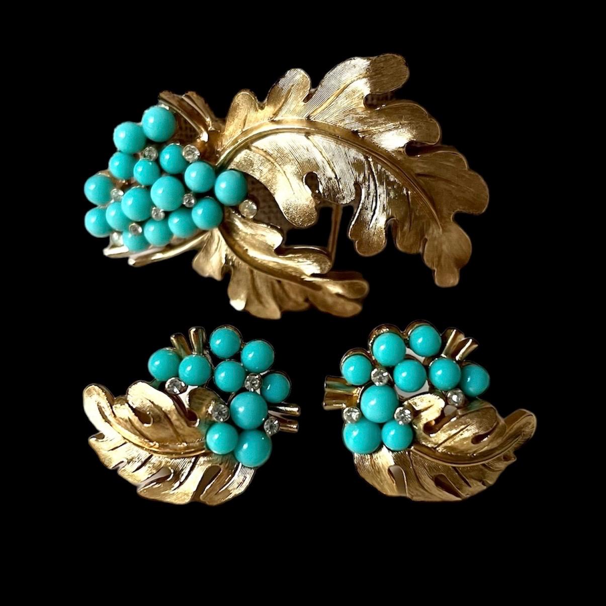 半額ストア Brooch Trifari Crown Vintage and Turquoise Faux Set Earring アクセサリー