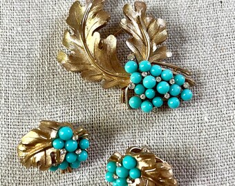 Vintage Crown Trifari Brooch and Earring Set: Faux Turquoise