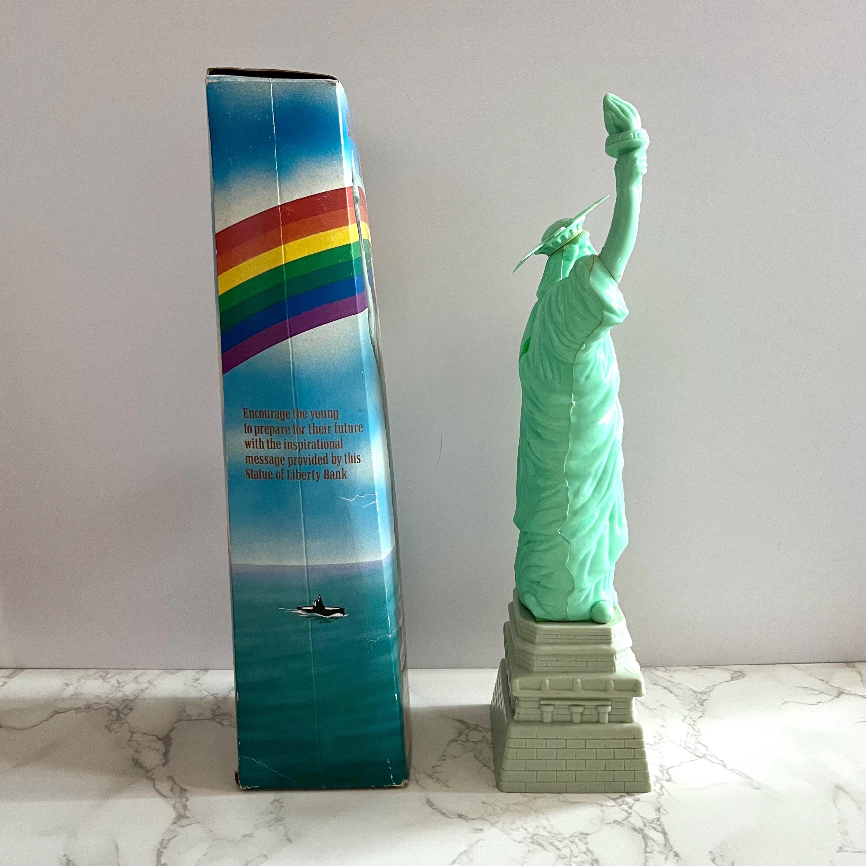 アンティーク雑貨 Statue of Liberty Bank Vintage Statue of Liberty Bank From 1985 | New York City Kitschy