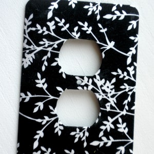 BLACK and WHITE LEAF Print Outlet Cover image 2