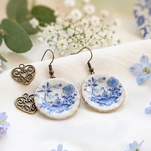 Miniatuuroorbellen porseleinen bord: bloemen keramiek