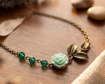 Collar con colgante de rosa verde azulado: dije de hoja de bronce, joyería nupcial floral
