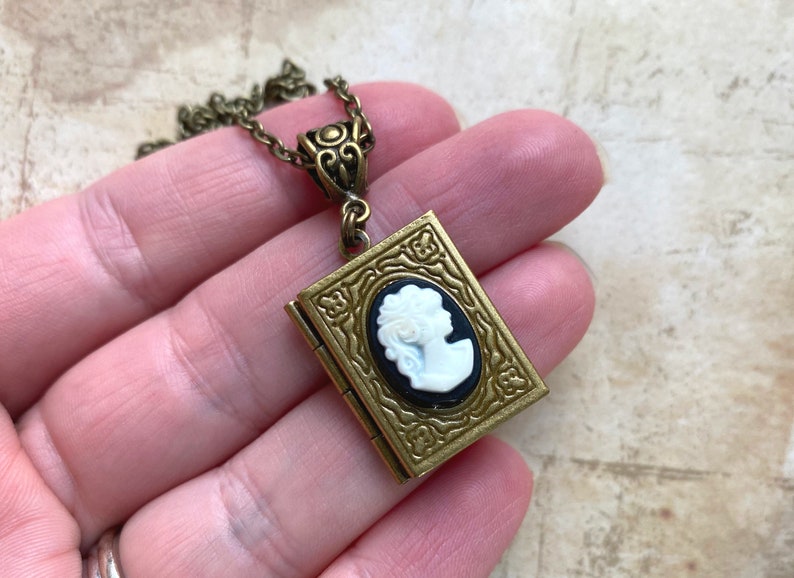 Book locket necklace, cameo necklace, Selma Dreams, Victorian jewelry, traditional cameo, book lover gifts, vintage necklace, black cameo zdjęcie 4