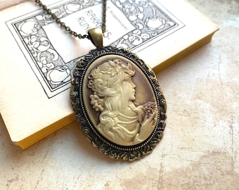 Koffie kleur cameo ketting, Victoriaanse sieraden, Selma Dreams, op maat gemaakte geschenken, unieke ketting, cadeaus voor moeder, vintage ketting, bruine cameo