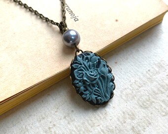 Black Floral Cameo necklace, Traditional Cameo, Vintage Cameo Necklace, Mom Gifts, Girlfriend Gifts, Black Cameo, Gorgeous Necklace, Gifts