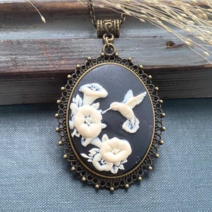 Hummingbird Cameo Necklace, Bird Necklace, Vintage Cameo Necklace, Boho Cameo, Black Cameo Pendant, Flower Gifts, Hummingbird