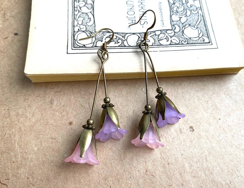 Lovely Lilac and Pink Bell Flower Earrings, Woodland Jewelry, Long Flower Earrings, Vintage Inspired Floral Earrings, Nature Jewelry image 2