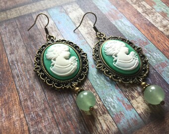 Pendientes Lady Cameo de inspiración vintage con cuentas de aventurina verde, sueños Selma, pendientes de cameo verde, Lady Cameo, pendientes de cameo vintage