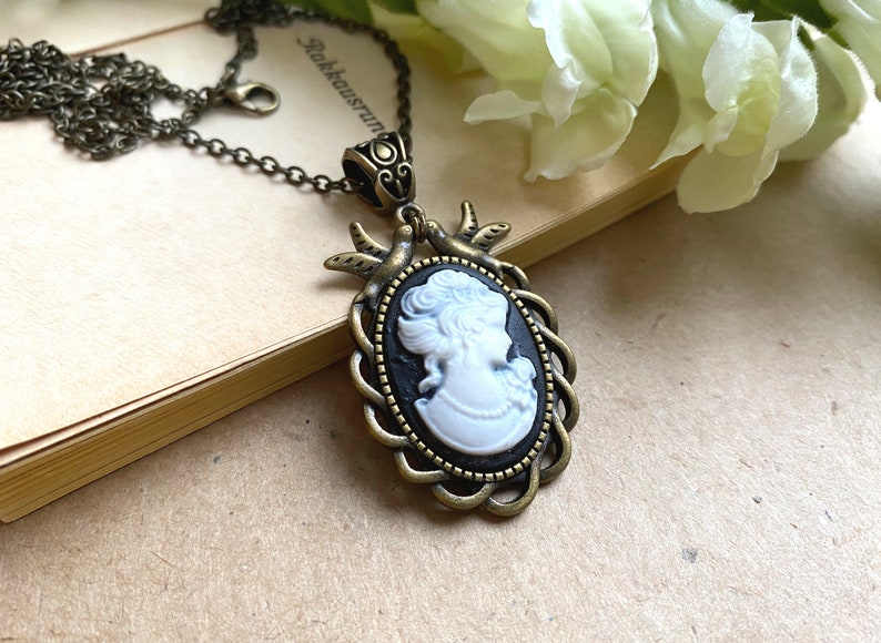 Mooie zwarte dame cameo ketting, vintage geïnspireerde cameo ketting, cadeau voor moeder, vogel cameo hanger, Victoriaanse sieraden, elegante ketting afbeelding 4