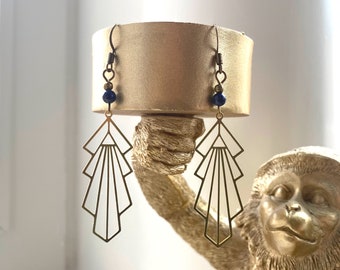 Art Deco oorbellen met lapis lazuli, jaren 1920 oorbellen, geometrische kroonluchter oorbellen, elke dag messing vintage oorbellen, gouden druppel oorbellen