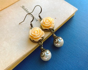 Romantic Rose Earrings with Glass Pearls, Flower Earrings, Rose Pendants, Gift for Mom, Romantic Earrings, Floral Earrings, Gift Ideas