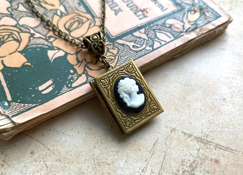 Book locket necklace, cameo necklace, Selma Dreams, Victorian jewelry, traditional cameo, book lover gifts, vintage necklace, black cameo zdjęcie 5