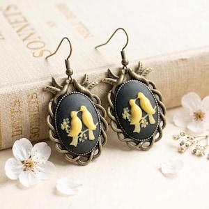 Orecchini con cammeo Lovebirds: stile vintage, gioielli fatti a mano
