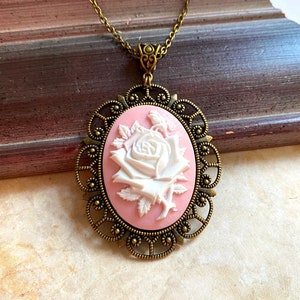 Stunning Rose Cameo Necklace, Pink Rose Cameo, Vintage Necklace, Pink Flower Cameo, Gift for Mom, Vintage Cameo Necklace, Gift for Her