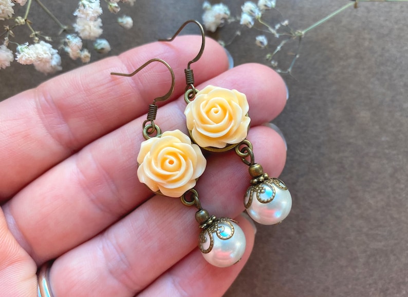 Pendientes Románticos de Rosas con Perlas de Vidrio, Pendientes de Flores, Colgantes de Rosas, Regalo para Mamá, Pendientes Románticos, Pendientes Florales, Ideas de Regalo imagen 4