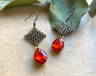 Art Nouveu earrings with ruby red glass pendants, vintage earrings, 1920s earrings, gift for her, gifts under 30, ruby red earrings, gifts