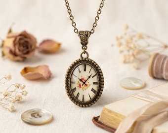 Collar con camafeo de reloj vintage y colgante floral de bronce