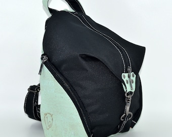 READY TO GO Bag in black montana and mint cork. Backpack, Cork leather base, Vegan, eco-friendly